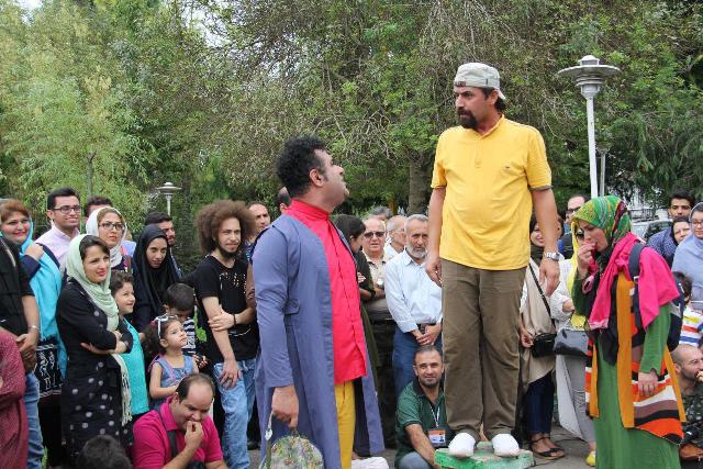 اجراهاي دومين روز هفتمين جشنواره تئاتر خياباني شهروند/ گزارش تصويري